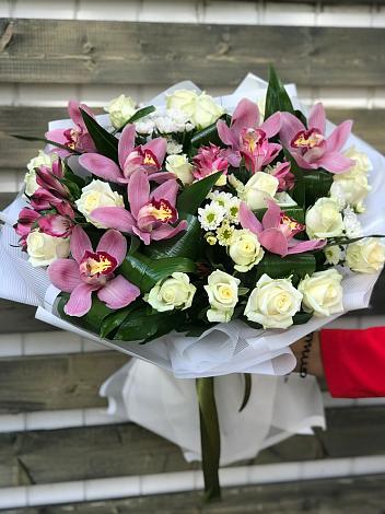 Букет цветов из: Розы и Хризантемы в Замостье