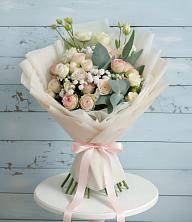 Букет цветов из:  Розы и Лизиантусы в Замостье