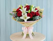 Букет цветов из:  Лилии и Розы в Замостье