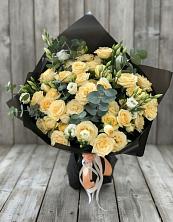 Букет цветов из:  Розы и Лизиантусы в Замостье