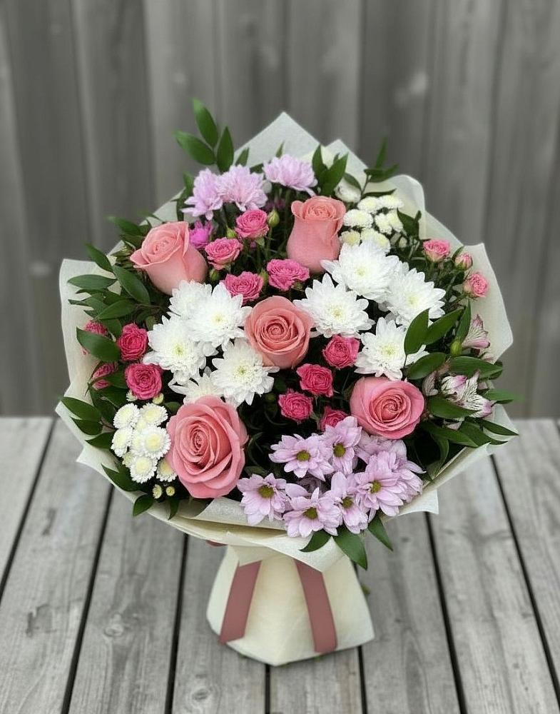 Букет цветов из: Альстромерии, Гвоздики, Розы и Хризантемы в Замостье
