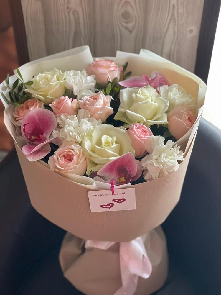 Букет цветов из: Орхидеи, Розы и Гвоздики в Замостье