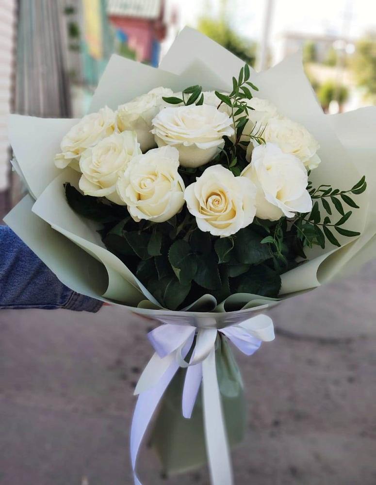 Букет Белые розы Проуд в Замостье