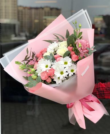 Букет цветов из: Розы, Лизиантусы и Хризантемы в Замостье
